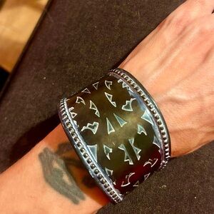 Black etched metal bracelet 🖤